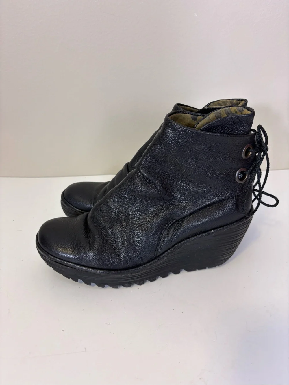 Fly London Black Leather Lace-Back Wedge Booties 38 = 7-7.5